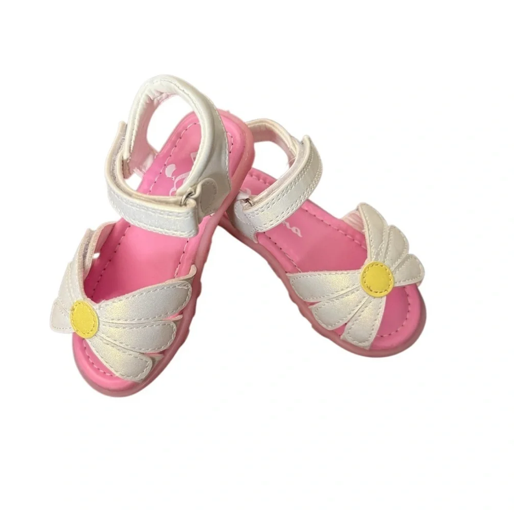 Nina Girls Cristle White Pearlized Sandals NWOT Size 6M